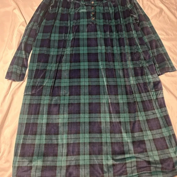 ARIA COLLECTION Green Blue Black Plaid Fleece Gown 2X Long Sleeves Buttoned Neck - Picture 2 of 8